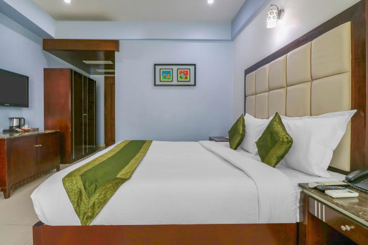 Treebo Trend Hotel Parker Ahmedabad Exterior foto